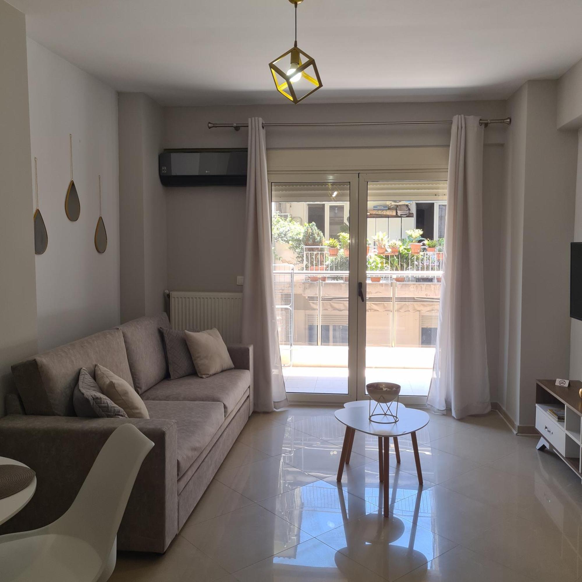 Cozy Gold Appartment#Free Parking# เทสซาโลนิกิ ภายนอก รูปภาพ